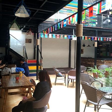 Xi'An Rainbow Youth Hotel Екстериор снимка