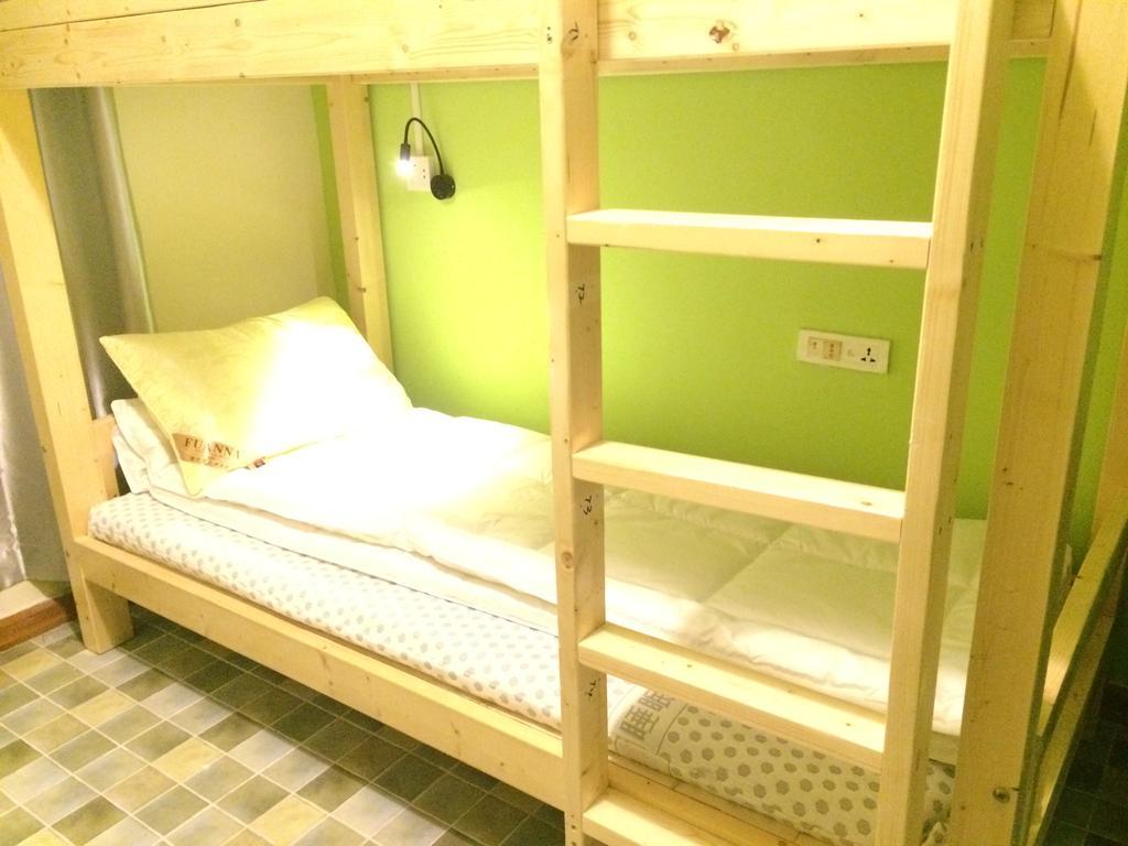 Xi'An Rainbow Youth Hotel Екстериор снимка