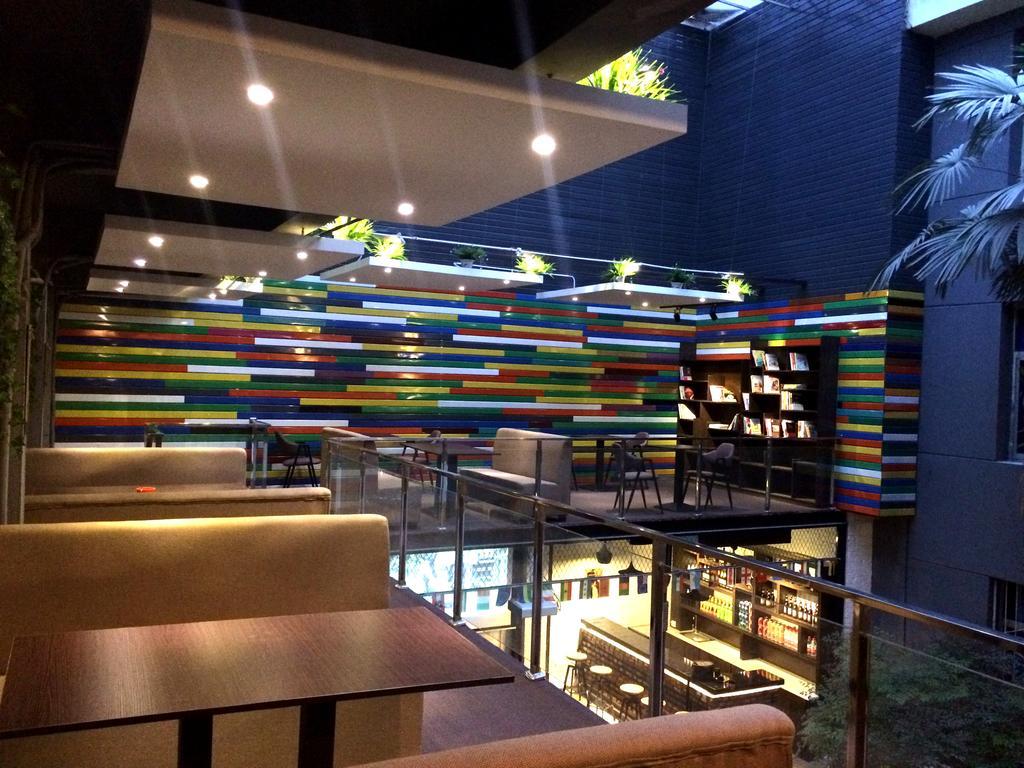 Xi'An Rainbow Youth Hotel Екстериор снимка