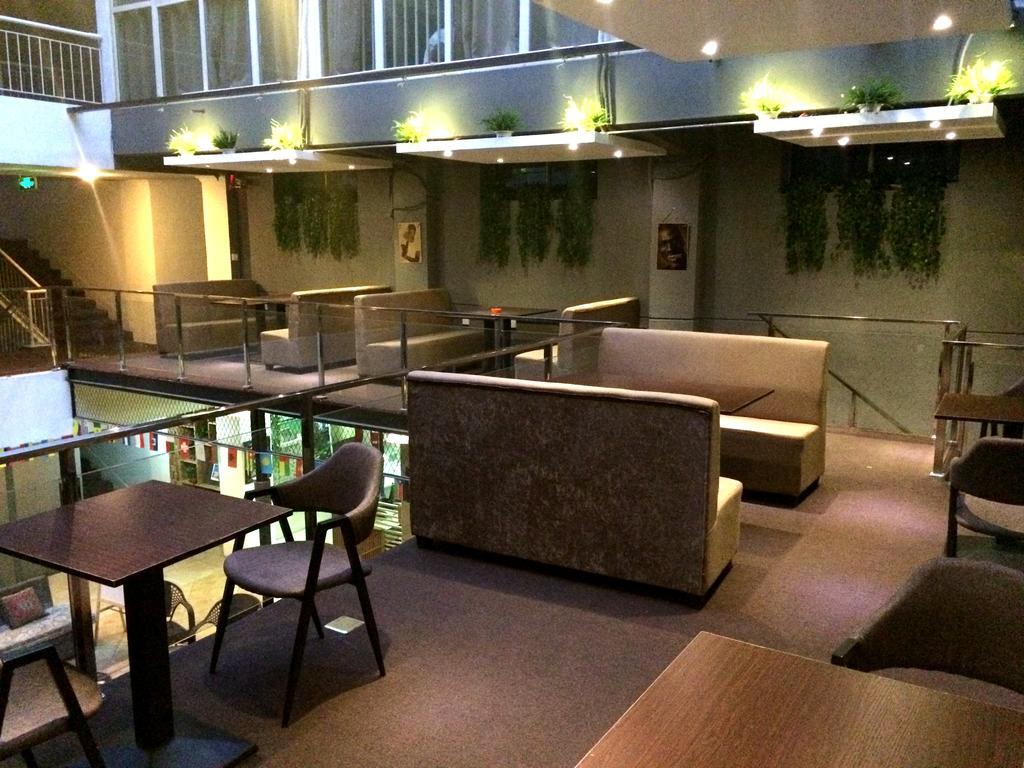 Xi'An Rainbow Youth Hotel Екстериор снимка